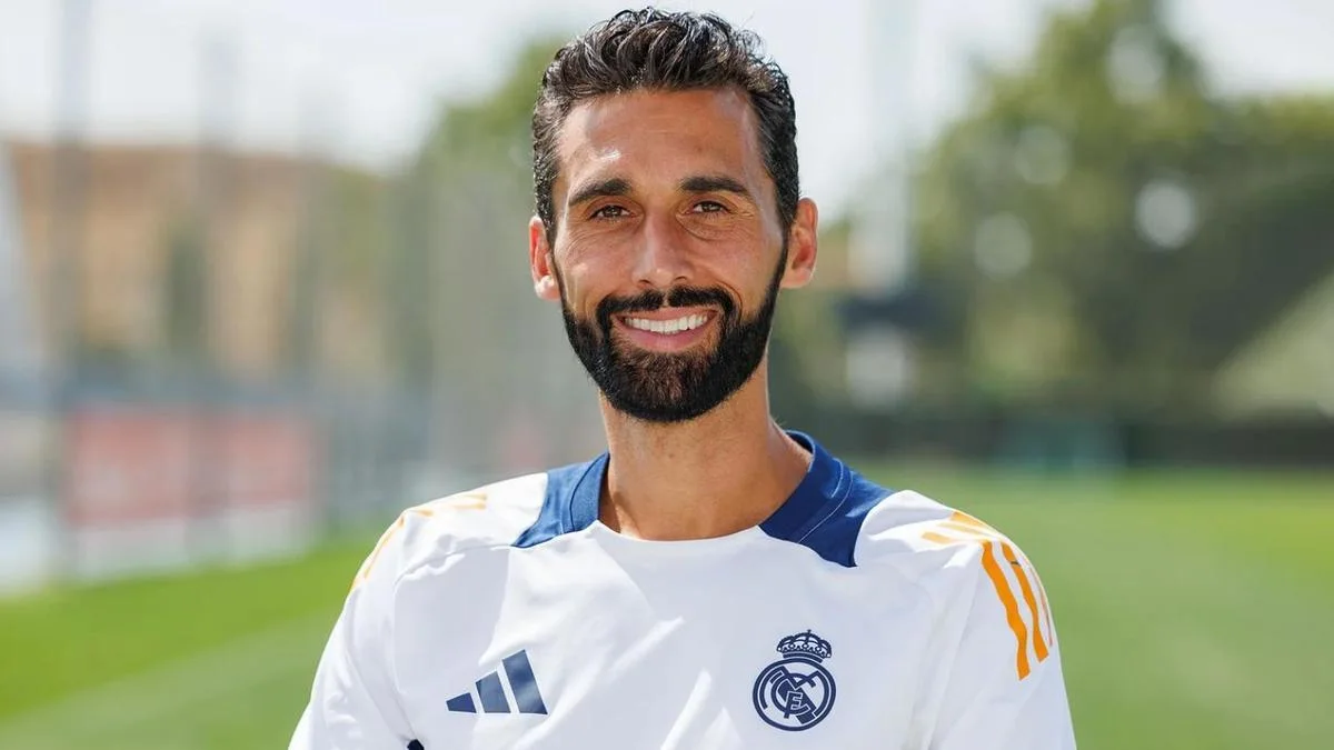 ألفارو على رأس الجهاز الفني لريال مدريد