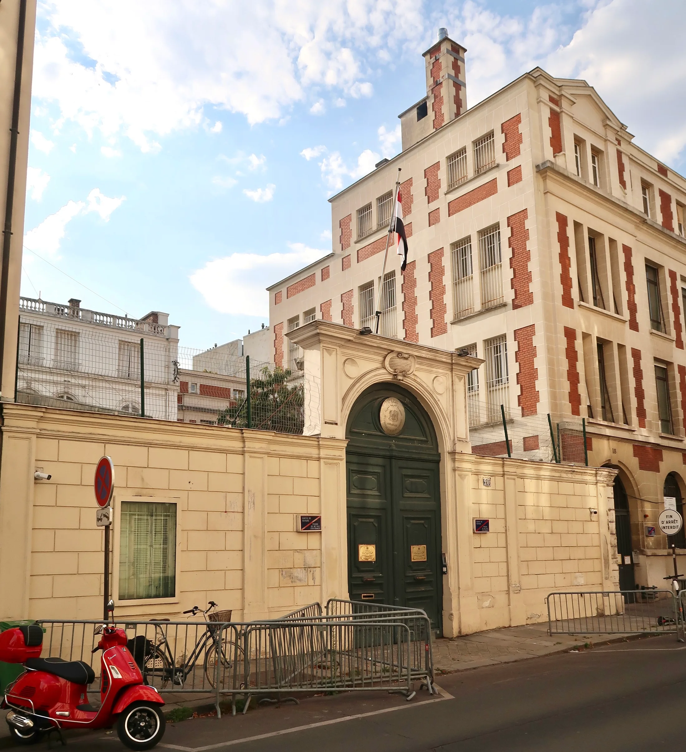 Ambassade_de_Syrie_en_France,_20_rue_Vaneau,_Paris_7e (1).jpg