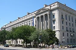 250px-U.S._Department_of_Justice_headquarters,_August_12,_2006.jpg