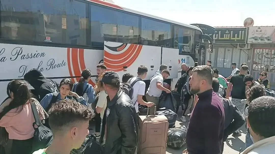 توتر على طريق السويداء – دمشق: اتهامات لـ"الحرس الوطني" بمنع طلاب من التوجه إلى الامتحانات رغم تأمين حافلات مجانية